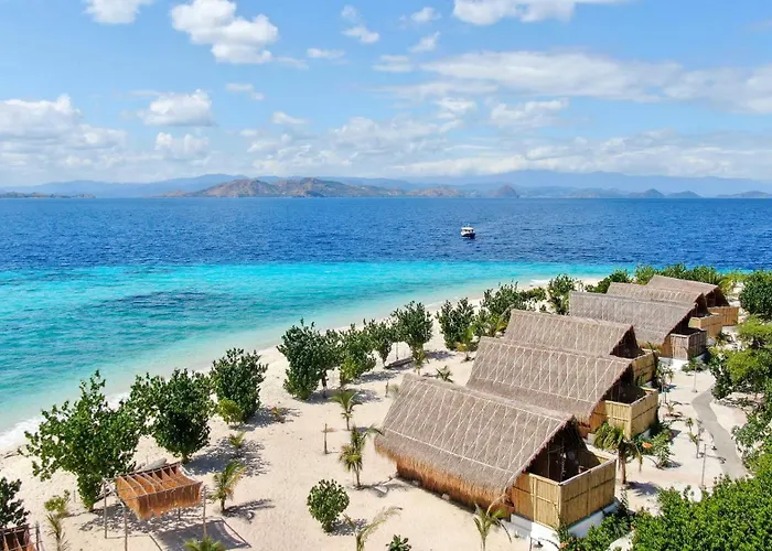 Le Pirate Island Komodo - Adults Only